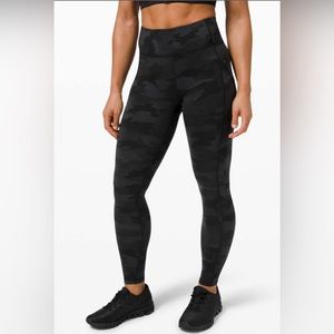 Lululemon Invigorate High-Rise Tight 28"
Heritage 365 Camo Deep Coal Multi
